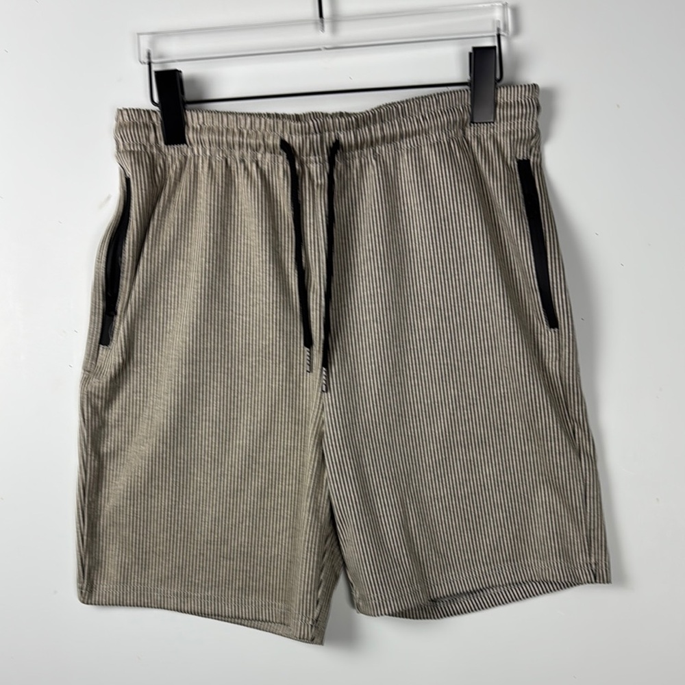 NOVAM URBEM Sz L Men's Athletic Striped Gray Shorts 2 zippered pockets